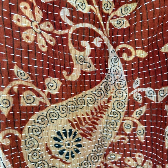 Kantha Bae Hooded Vest - Picture 3 of 7